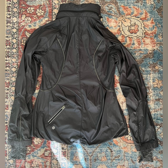 Lululemon Run Inspire Jacket - Picture 7 of 12